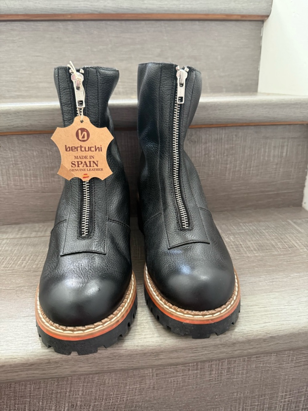 Bertuchi Ankle Zip Boots